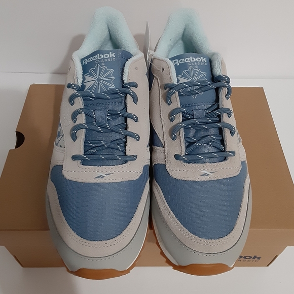 Super Cute! Reebok Classic Womens Shoes - Picture 2 of 8